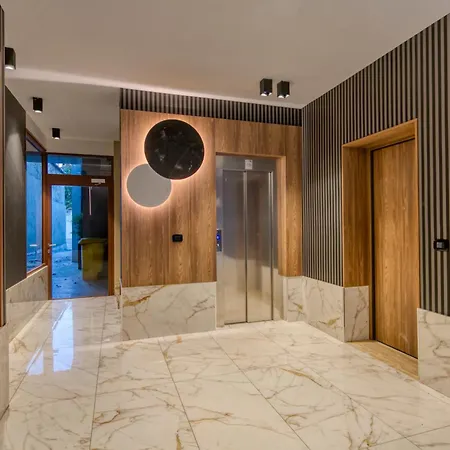 Centro Con Terrazzo تورينو